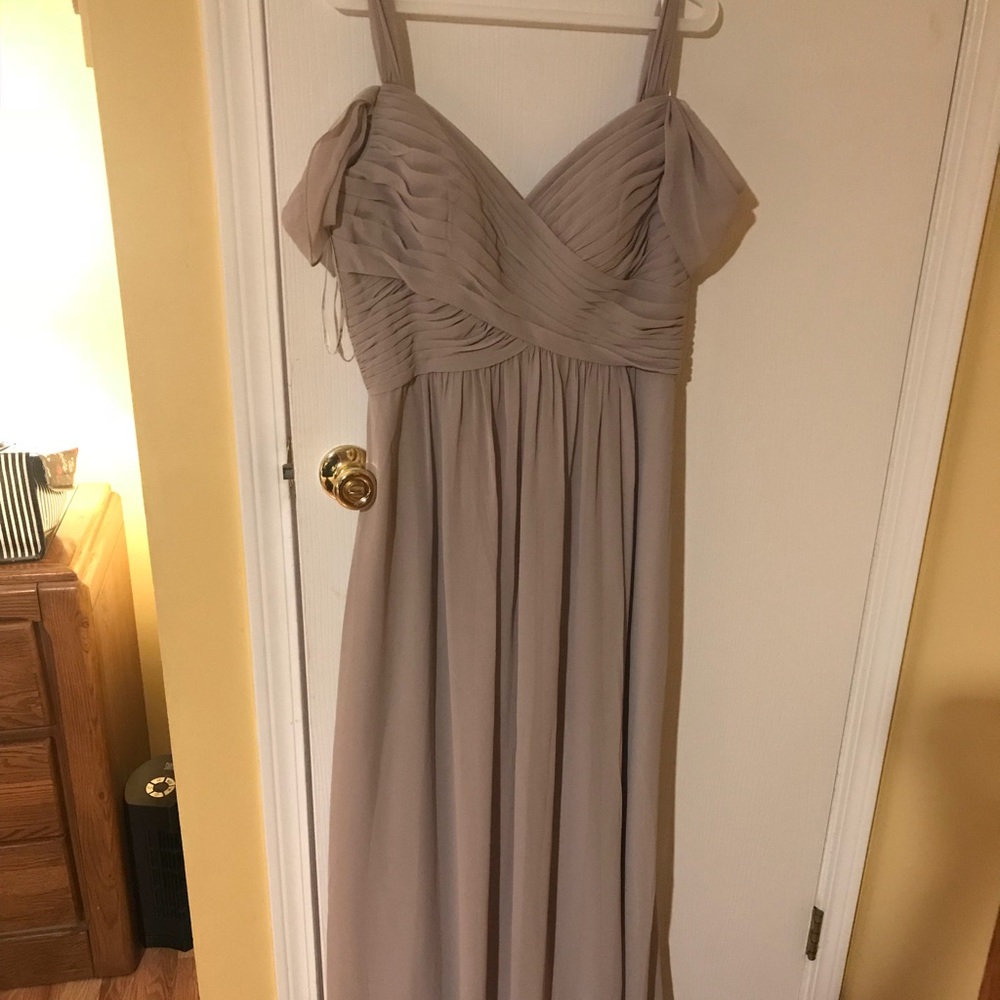 Bridesmaid dress size 14 color taupe !!